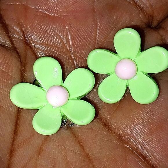 Beautiful girls green floral clip-on earrings for kids - Picture 5 of 6